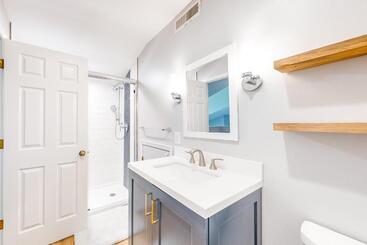 هتل Sea Colony   56053 Pinewood Dr
