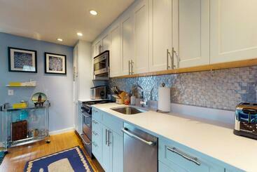 هتل Provincetown Waterfront Studio