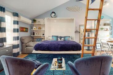 هتل Provincetown Waterfront Studio
