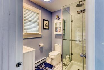 هتل Provincetown Waterfront Studio