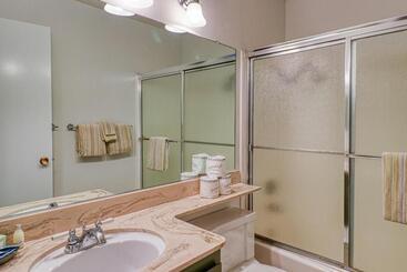 هتل 2 Bed 2 Bath Apartment In Carnelian Bay