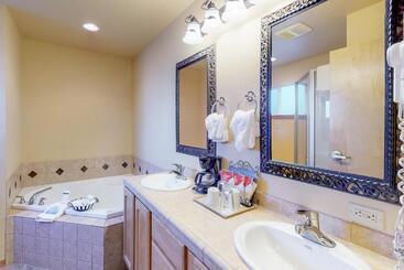 هتل Aspen Suites 506: The Nest