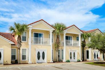 فندق Palm Harbor Hideaway