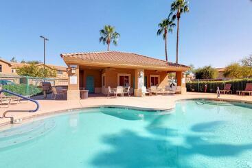 هتل Superstition Springs