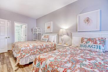 هتل Coconut Grove 203