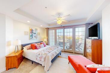 هتل The Sandbridge Dunes  The Wave 205