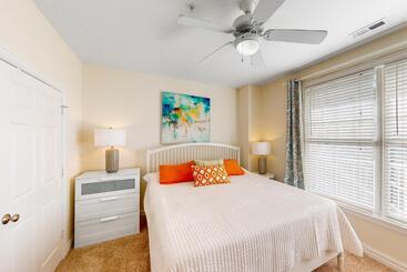 هتل The Sandbridge Dunes  The Wave 205