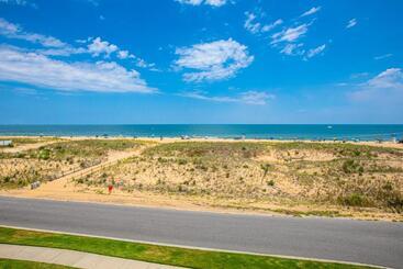 هتل The Sandbridge Dunes  The Wave 205