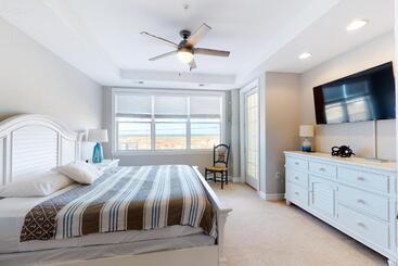 هتل The Sandbridge Dunes  The Wave 205