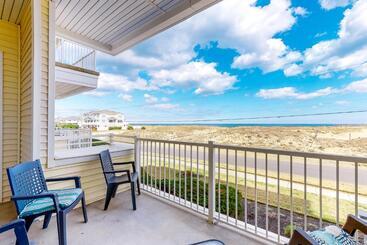 هتل The Sandbridge Dunes  The Wave 205