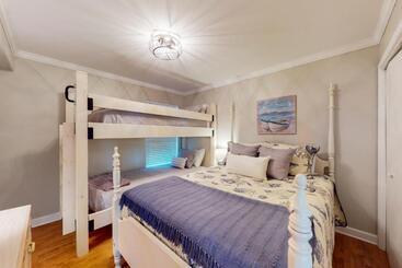 هتل Back Bay Condominium #708