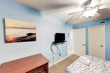 هتل Malibu Pointe Unit 803