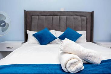 تختخواب و صبحانه Tiamcy Homes