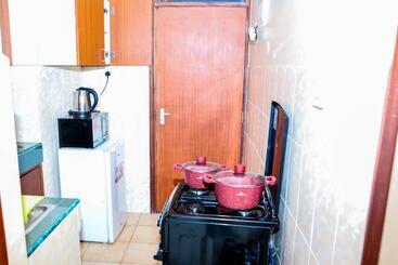 تختخواب و صبحانه Tiamcy Homes