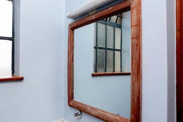 تختخواب و صبحانه Tiamcy Homes