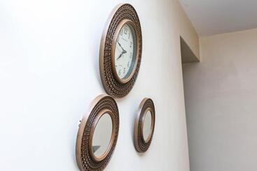 تختخواب و صبحانه Tiamcy Homes