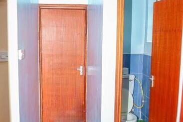 تختخواب و صبحانه Tiamcy Homes