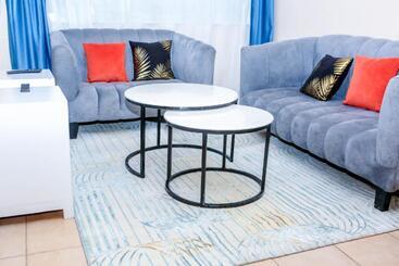 تختخواب و صبحانه Tiamcy Homes