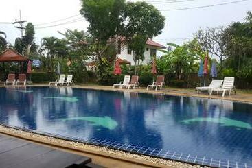 هتل Chawenglakeviewcondo