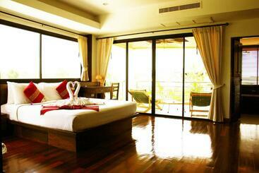 هتل Chawenglakeviewcondo