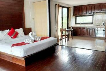 هتل Chawenglakeviewcondo