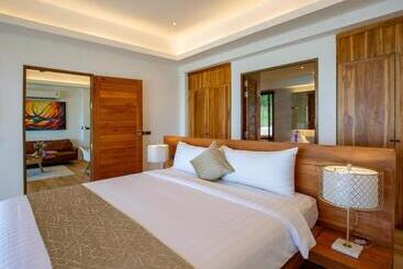 호텔 Coconut Grove Resort