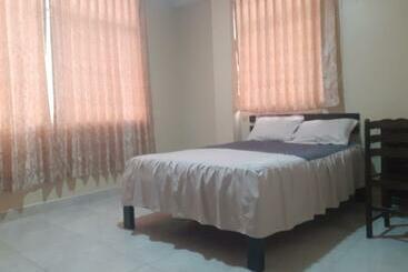 هتل Hostal El Encanto