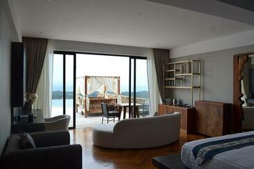 هتل Ida B Domain Resort