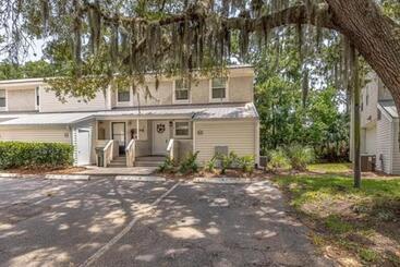هتل Sea Island Beach House