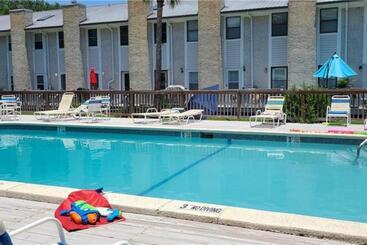 هتل Sea Island Beach House