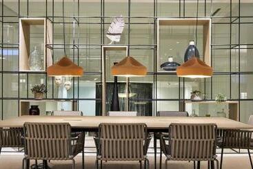 هتل The Level At Melia Sevilla