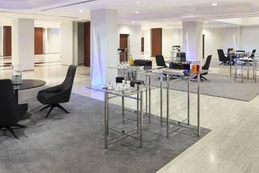 هتل The Level At Melia Sevilla