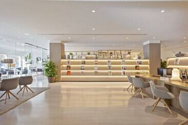 هتل The Level At Melia Sevilla