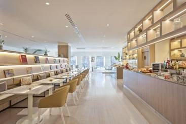 هتل The Level At Melia Sevilla