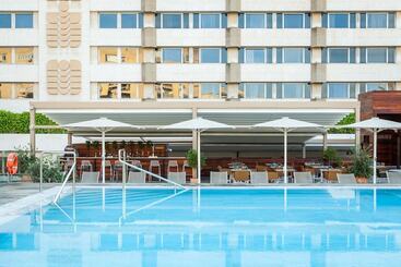 هتل The Level At Melia Sevilla