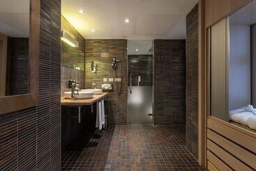 هتل The Level At Melia Sevilla