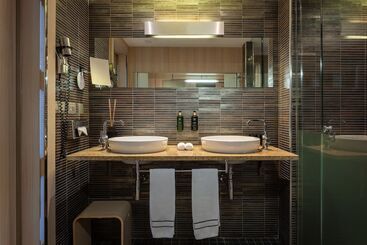 هتل The Level At Melia Sevilla