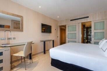 هتل The Level At Melia Sevilla