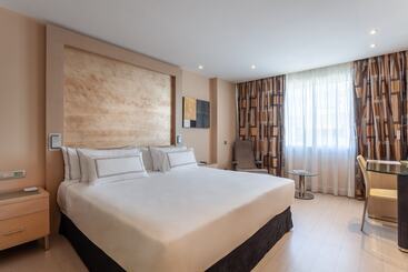 هتل The Level At Melia Sevilla