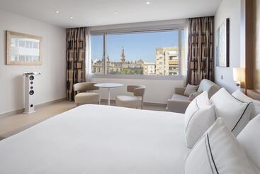 هتل The Level At Melia Sevilla