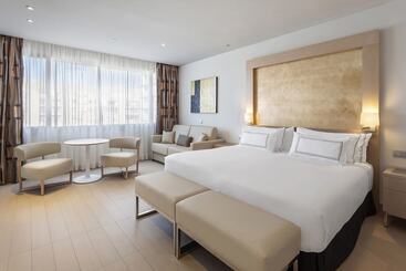 هتل The Level At Melia Sevilla
