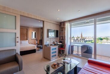 هتل The Level At Melia Sevilla