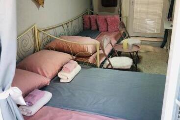 پانسیون Apartman Indira