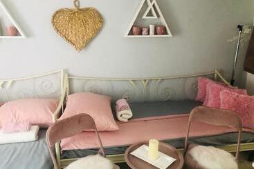 پانسیون Apartman Indira