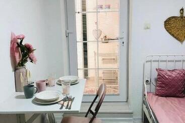 پانسیون Apartman Indira