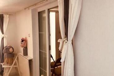 پانسیون Apartman Indira