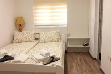 پانسیون Apartments&rooms Mido