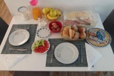 پانسیون Apartments&rooms Mido