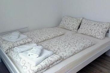 پانسیون Apartments&rooms Mido