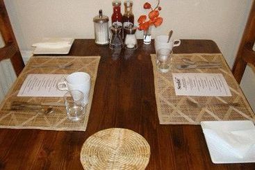 تختخواب و صبحانه Senlac Guesthouse